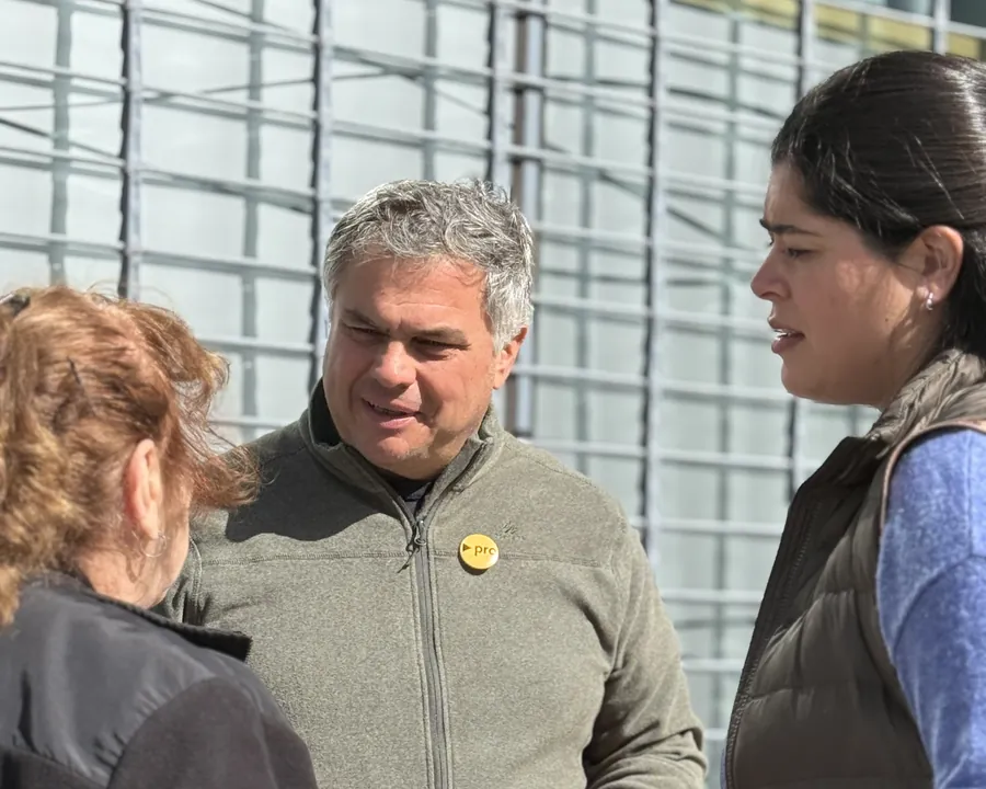 Presencia en los barrios de San Martín: conversación con vecinas durante una actividad territorial